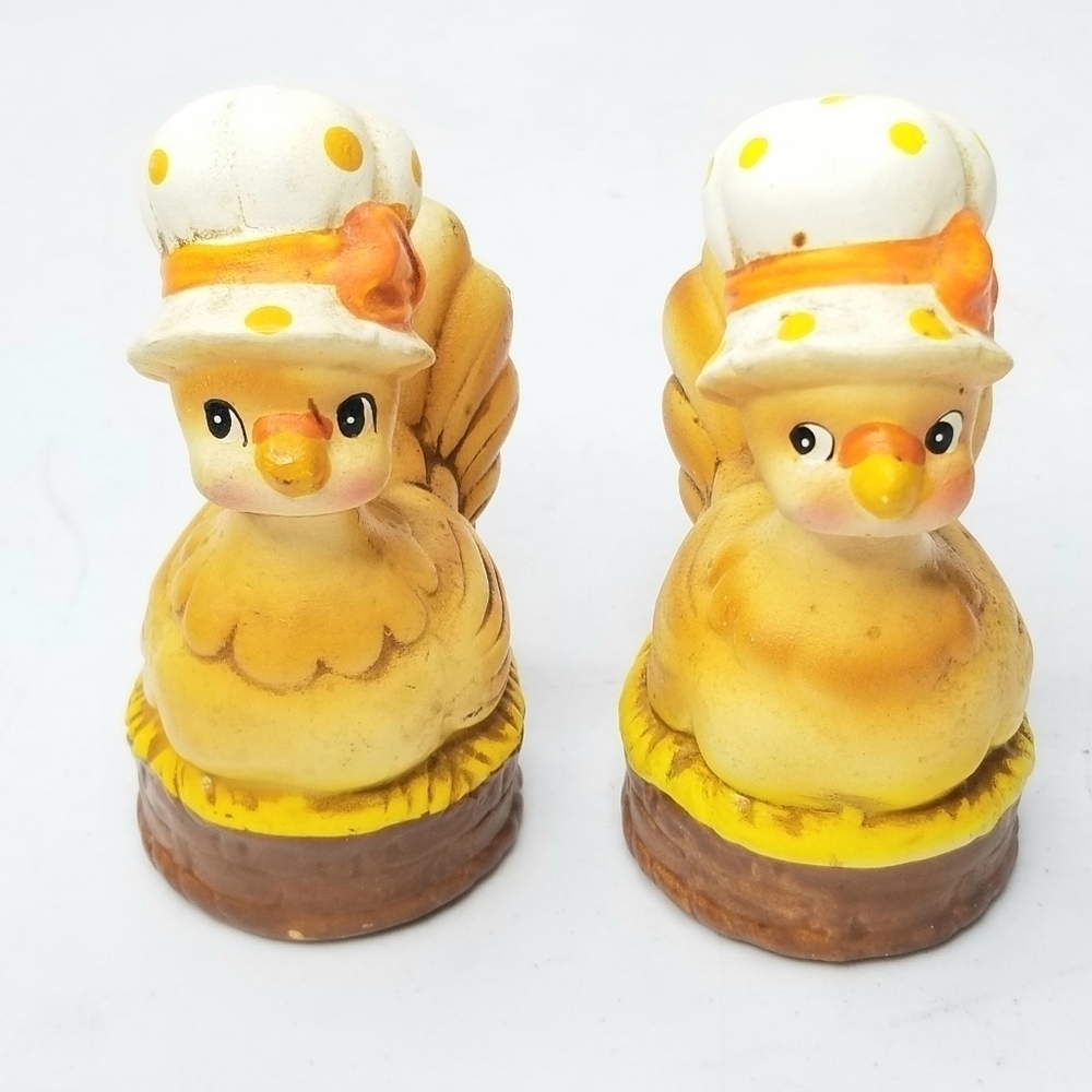 Vintage Fun Whimsical Yellow Turkey Bird Salt and Pepper Shakers, Made in Japan